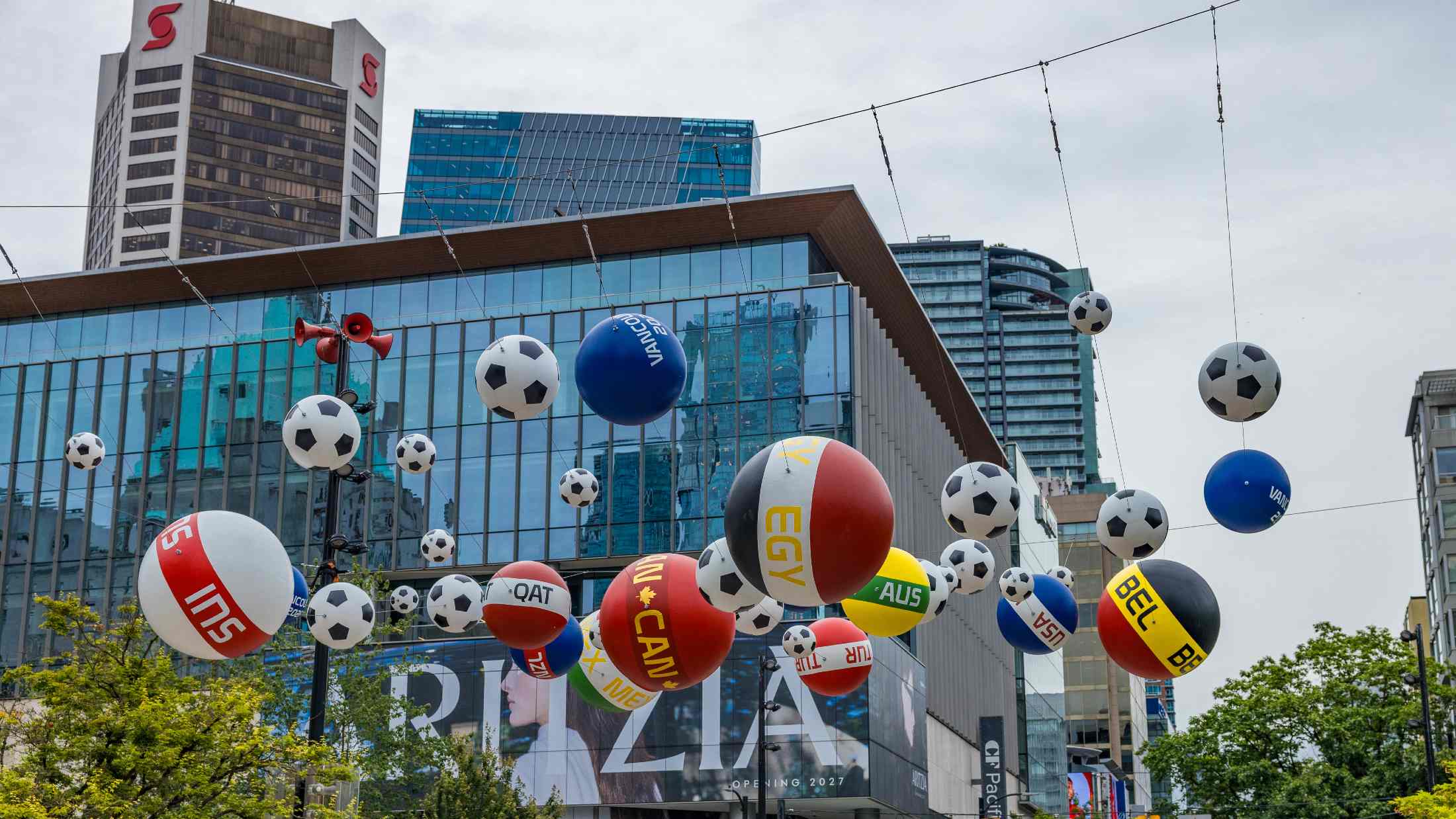 Non-Sponsor Brands Highlighted for Impact During Football Summer